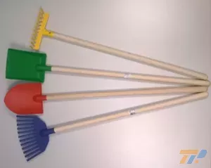 Gyerekjáték, Ásó,lapát,gereblye. seprő